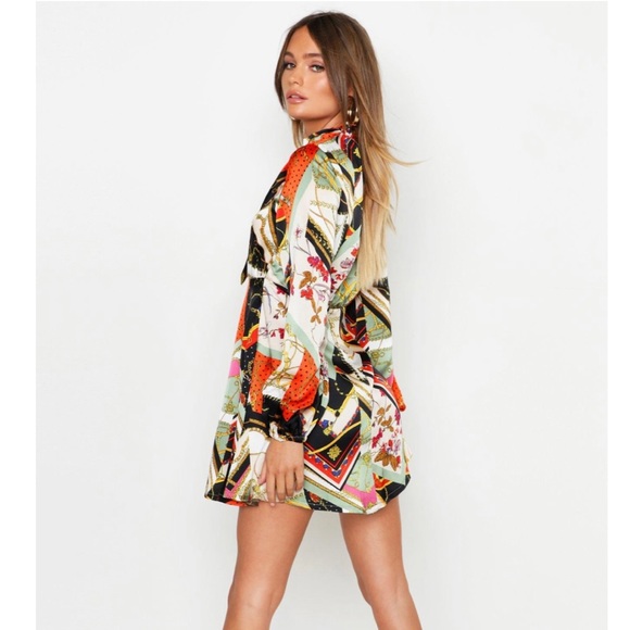 Tie Neck Chain Print Skater Dress - Picture 2 of 8